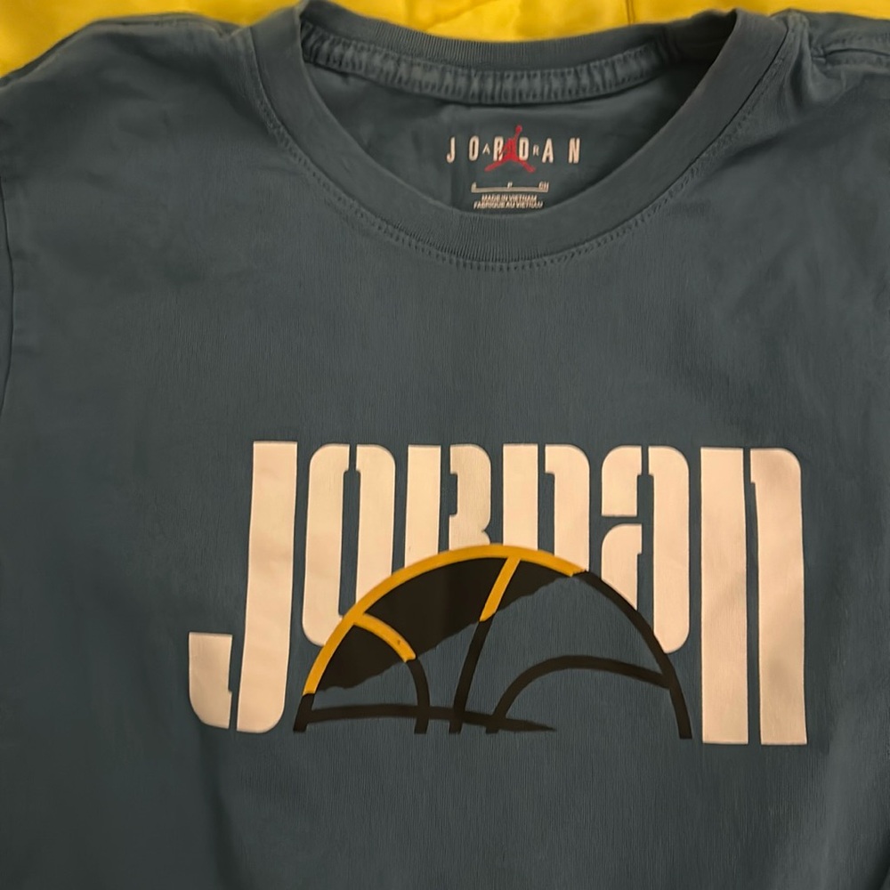 Jordan long sleeve shirt men size S